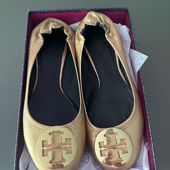 Tory Burch Gold Reva Ballerina Flat Size 7 - Picture 1 of 7